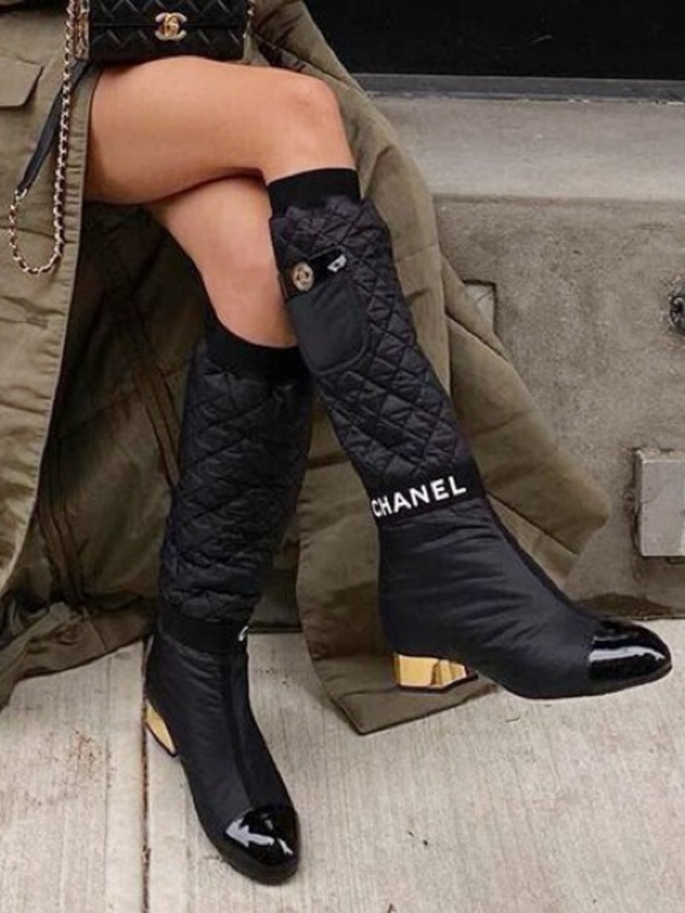 CHANEL Boots  Two way quilted leather  CC logo Runway size 40 - Picture 3 of 16